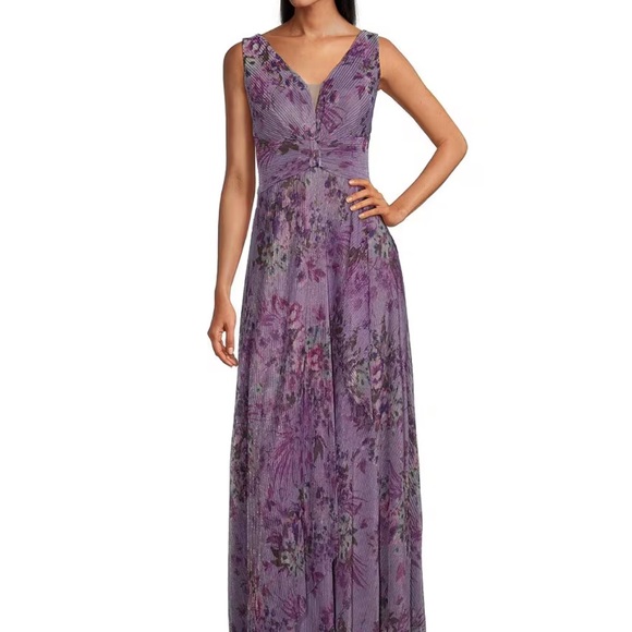 Formal gown worn once -final markdown - Picture 4 of 4